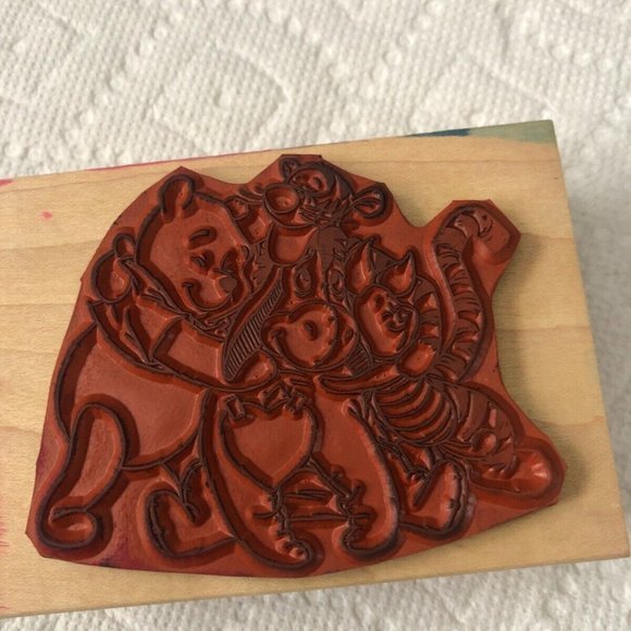 Disney Hugs all Around Winnie Pooh Rubber Stamp‎ - Picture 3 of 10